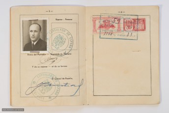 Passaport de Josep Maria Álvarez, el 1940. (Col·lecció familiar).