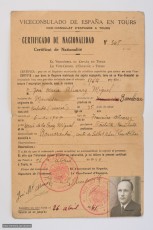 Certificats de nacionalitat, expedits a Tours. (Col·lecció familiar).