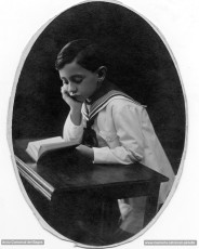 Any 1923. Primera comunió d'Amat-Piniella. (Arxiu Comarcal del Bages. Fons Joaquim Amat-Piniella)