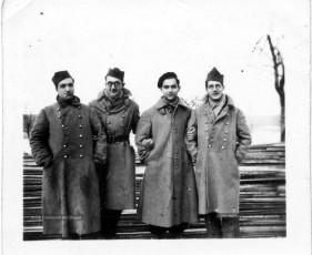 Febrer de 1940. Els mateixos que a l'anterior imatge. D'esquerra a dreta: Pere Vives, Joaquim Amat, Ferran Planes i Josep Arnal. (Arxiu Comarcal del Bages. Fons Joaquim Amat-Piniella)