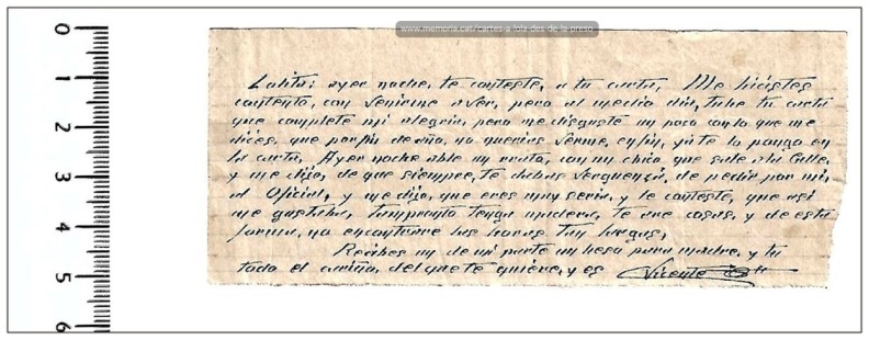 Exemple de la minúscula nota passada d’amagat, guardada al sobre de la carta d'1 d'abril de 1941.