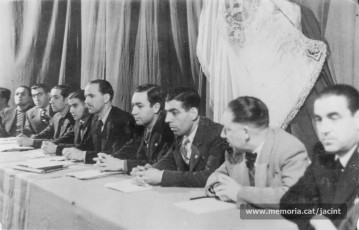 31/1/1937. Consell directiu de l'Associació de Dependents del Comerç i la Indústria de Manresa reunit al Teatre Conservatori. Jacint Carrió és el quart començant per l’esquerra. (Arxiu Comarcal del Bages. Fons Jacint Carrió i Vilaseca)
