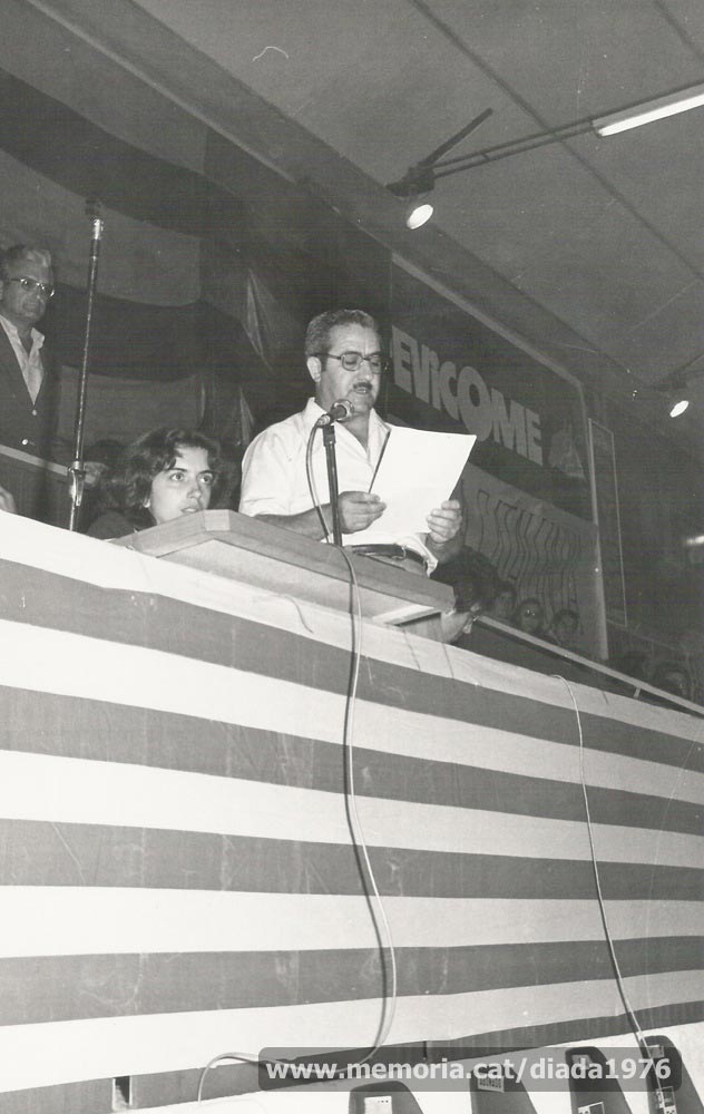 (3/5) 10/9/1976: fotografia de la intervenció de Josep Badia, líder del Partit Carlí de Catalunya. (Fotografia Lladó).