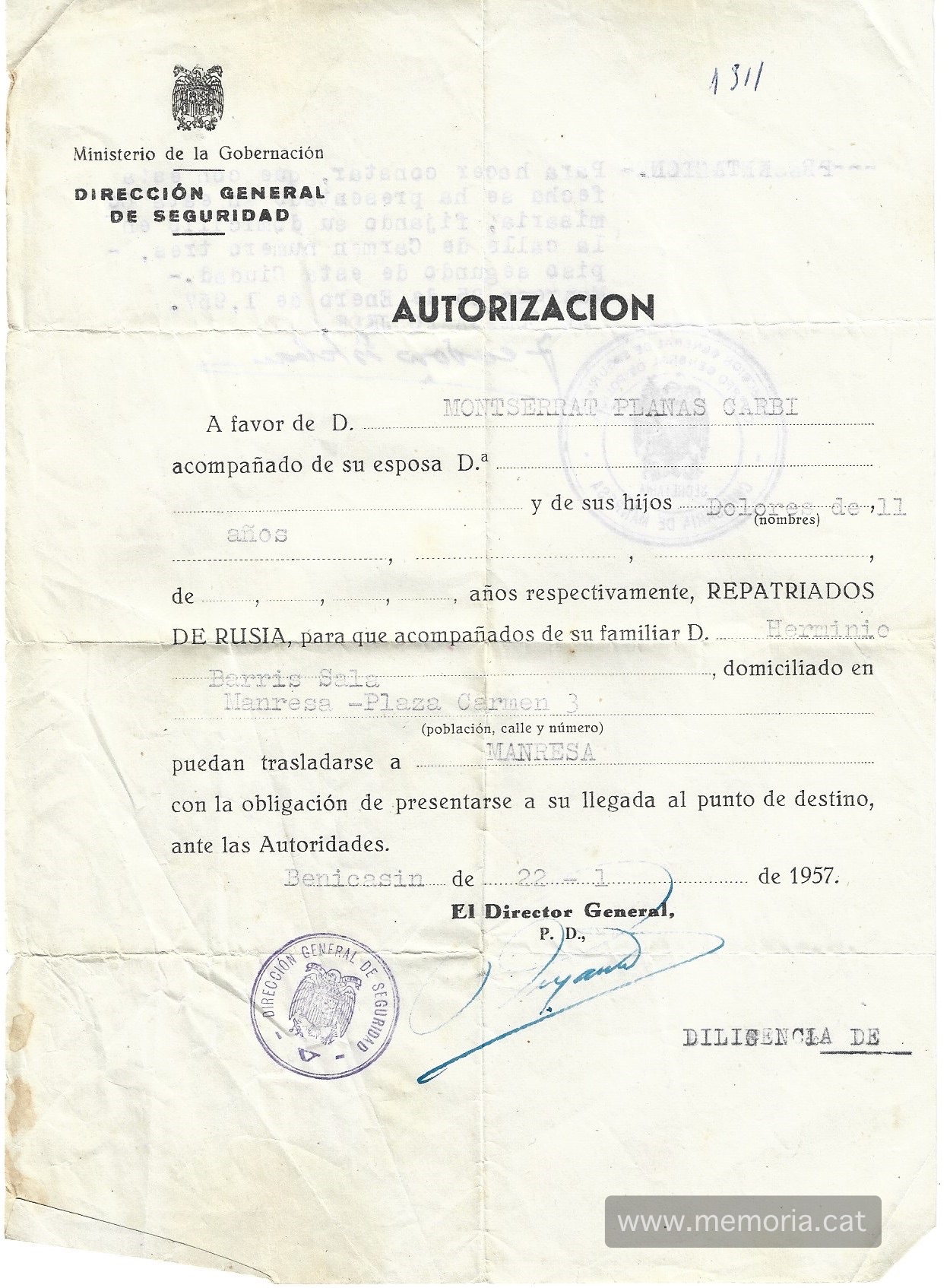 Autorització per viatjar cap a Manresa des de Castelló de la Plana per la Montserrat i la seva filla acompanyats per l'Emilio Barris i senyora.21/01/1957. Font: Col·lecció familiar.