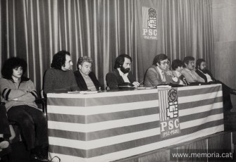 14/3/1979: presentació de la candidatura del PSC al local de “la Caixa”. D’esquerra a dreta: Teresa Vilajeliu, Lluís Martí, Manuel Cano, Joan Cornet, Jordi Marsal, Jordi Pérez Picas, Maria Oreto Alsina, José Empez i Manuel Caro. (Fotografia: Manolo Sánchez).
