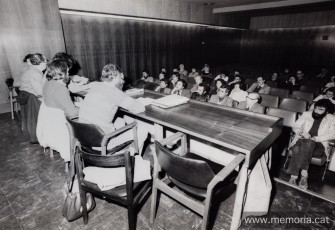 20/3/1979: públic assistent a la taula rodona sobre el Casino. (Fotografia: Manolo Sánchez).