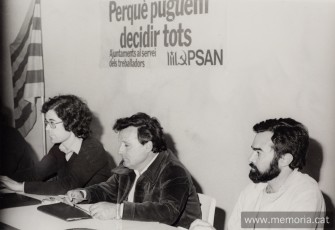 27/3/1979: presentació del programa del PSAN. D’esquerra a dreta: Ignasi Perramon, Juan de los Pájaros i Lluís Alegre. (Fotografia: Manolo Sánchez).