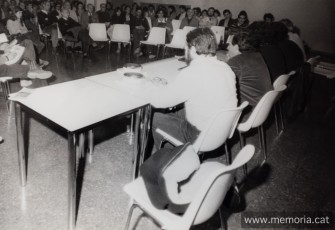 27/3/1979: públic assistent a la presentació del programa del PSAN. (Fotografia: Manolo Sánchez).