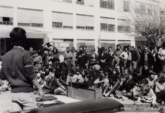 1/4/1979. Míting-festa del PSAN al Renaixença, amb la participació del grup “Els Esquirols”. (Fotografies: Manolo Sánchez i Joaquim Aloy).

