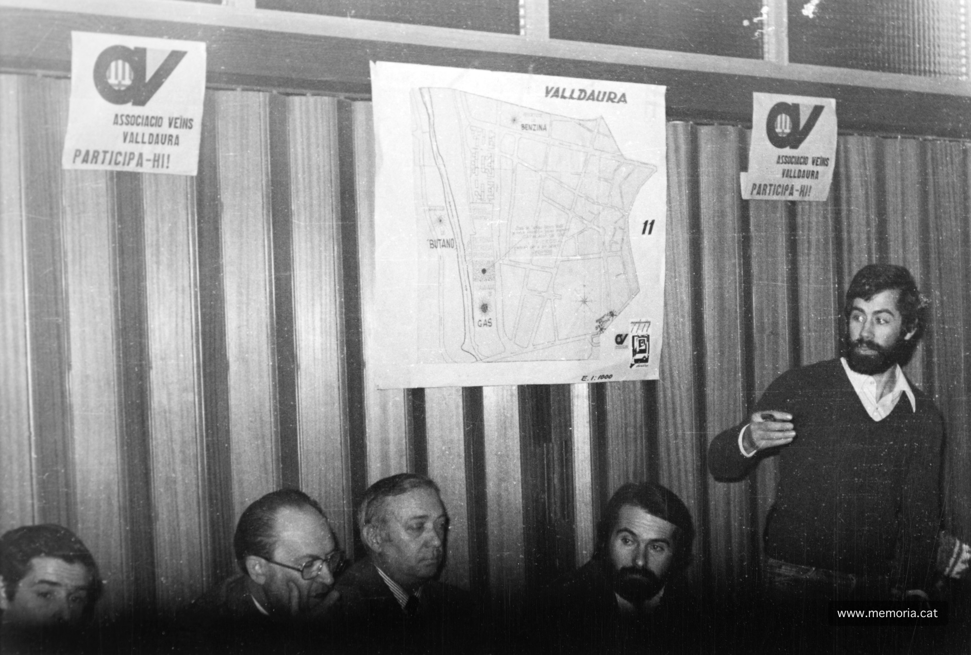 11/3/1979: taula rodona organitzada per l’Associació de Veïns de Valldaura, al Col·legi de les Dominiques. (Fotografia: Josep Maria Aloy).