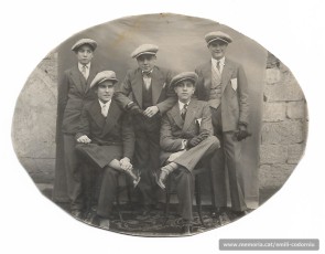Emili Codorniu l’any 1930. El primer de la dreta. (Arxiu familiar).