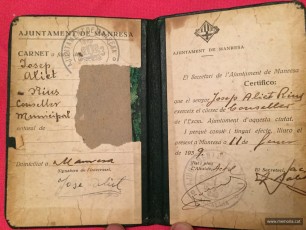 Carnet d’Identitat de l’Ajuntament de Manresa que certifica que és conseller municipal. Manresa, 11.01.1939. (Arxiu familiar) (1)