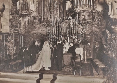 Al voltants del 1910:  Casament a la desapareguda església de Sant Miquel, enderrocada el 1936. (Foto enviada per Baltasar Vila-Masana Portabella)