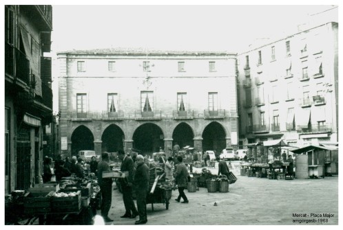 1968:  Mercat a la Plaça Major. (Foto enviada per Antònia M. Gorgas Bargay)