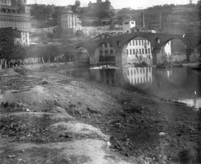 1936:  El Pont Vell. (Autor: Albert Torra Ferrer. Foto enviada per Montserrat Torra Puigdellívol)