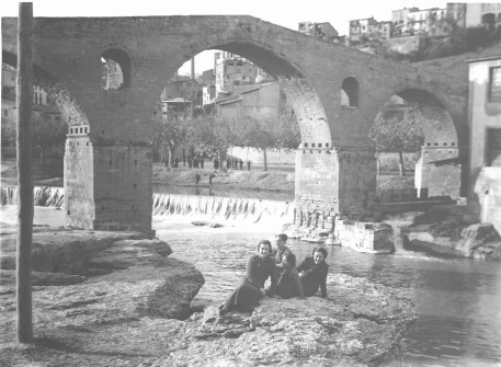 Anys 30: Pont Vell. Foto enviada per Montse Pons.