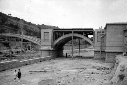 1941-43:  Construcció del pont de la Reforma. (Foto enviada per Ricard Cucurella Serra)