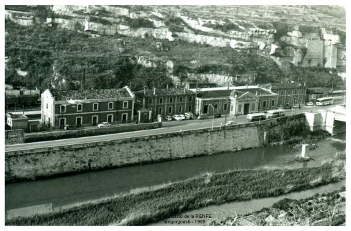 1968:  Estació de la RENFE. (Foto enviada per Antònia M. Gorgas Bargay)