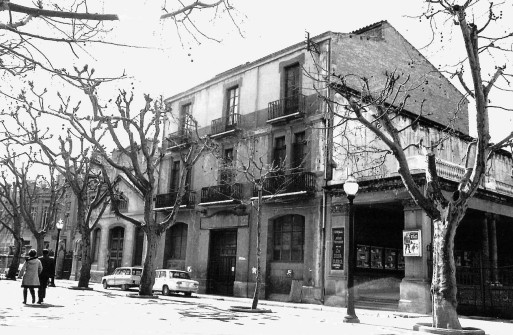 1975:  Edifici de les galetes La Polar. (Foto enviada per Josep R. Manuel Sabaté)