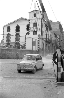 1963:  El Col·legi Badia Solé, a l'actual carrer de Saclosa. (Autor: Antoni Quintana Torres. Foto enviada per Jaume Quintana)