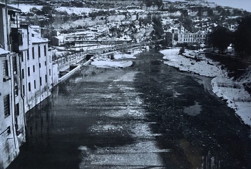 1971:  El riu, glaçat. (Foto enviada per Pura Travé)