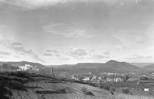 1936:  Vista de la ciutat des de la Culla. (Autor: Albert Torra Ferrer. Foto enviada per Montserrat Torra Puigdellívol)