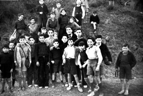 13 febrer 1947. Excursió al Suanya pel dijous llarder dels alumnes de l'Acadèmia Pla. Foto: Josep Pla Casasayas.