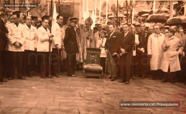 20/5/1947: imatges de la visita del general Francisco Franco a Manresa: l'arribada al pont de Sant Francesc, on és rebut per l'alcalde Joan Prat Pons i diverses autoritats civils i militars; el pas per la Muralla de Sant Francesc, l'arribada a la baixada de la Seu -on l'espera el bisbe de Vic, Joan Perelló-, l'entrada a la Seu sota pal·li i l'assistència al tedèum. En acabat, visita a les fàbriques Bertrand i Serra i Pirelli. Posteriorment, visita l'Ajuntament, on té lloc la recepció oficial. Tot seguit, aparició al balcó, on és aclamat per una gran multitud. Abans de marxar de Manresa, Franco visita la Cova de Sant Ignasi. Després es dirigeix al monestir de Montserrat. (Arxiu Comarcal del Bages: fons Llorenç Gamisans. Fotografies de Llorenç Gamisans i Miquel Ausió; fons Pérez de Rozas i altres sense identificar)