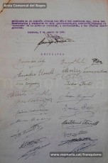 5/08/1940: circular del Gobierno Civil de Barcelona sobre “El uso del idioma nacional en todos los servicios públicos”, recogiendo lo dispuesto en el BOP del 31 de julio de 1940. En él se proclama el español como único idioma válido para la vida pública, al tiempo que relega los idiomas “regionales” a la vida privada. La primera disposición señala que "todos los funcionarios interinos de las Corporaciones provinciales y municipales de esta provincia, cualesquiera que sea su categoría, que en acto de servicio, dentro o fuera de los edificios oficiales, se expresen en otro idioma, que no sea el oficial del Estado quedarán ‘ipso facto’ destituidos, sin ulterior recurso". En el documento se pueden ver las firmas de todos los funcionaros del Ayuntamiento de Manresa, ya que fueron obligados a firmar el correspondiente enterado. Algunos funcionarios del cuerpo de guardias de paseo firmaron con la hulla dactilar por no saber escribir. (Arxiu Comarcal del Bages)