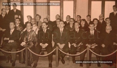 20/5/1947: imatges de la visita del general Francisco Franco a Manresa: l'arribada al pont de Sant Francesc, on és rebut per l'alcalde Joan Prat Pons i diverses autoritats civils i militars; el pas per la Muralla de Sant Francesc, l'arribada a la baixada de la Seu -on l'espera el bisbe de Vic, Joan Perelló-, l'entrada a la Seu sota pal·li i l'assistència al tedèum. En acabat, visita a les fàbriques Bertrand i Serra i Pirelli. Posteriorment, visita l'Ajuntament, on té lloc la recepció oficial. Tot seguit, aparició al balcó, on és aclamat per una gran multitud. Abans de marxar de Manresa, Franco visita la Cova de Sant Ignasi. Després es dirigeix al monestir de Montserrat. (Arxiu Comarcal del Bages: fons Llorenç Gamisans. Fotografies de Llorenç Gamisans i Miquel Ausió; fons Pérez de Rozas i altres sense identificar)