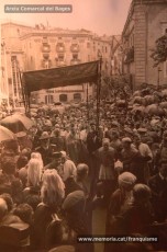 20/5/1947: imatges de la visita del general Francisco Franco a Manresa: l'arribada al pont de Sant Francesc, on és rebut per l'alcalde Joan Prat Pons i diverses autoritats civils i militars; el pas per la Muralla de Sant Francesc, l'arribada a la baixada de la Seu -on l'espera el bisbe de Vic, Joan Perelló-, l'entrada a la Seu sota pal·li i l'assistència al tedèum. En acabat, visita a les fàbriques Bertrand i Serra i Pirelli. Posteriorment, visita l'Ajuntament, on té lloc la recepció oficial. Tot seguit, aparició al balcó, on és aclamat per una gran multitud. Abans de marxar de Manresa, Franco visita la Cova de Sant Ignasi. Després es dirigeix al monestir de Montserrat. (Arxiu Comarcal del Bages: fons Llorenç Gamisans. Fotografies de Llorenç Gamisans i Miquel Ausió; fons Pérez de Rozas i altres sense identificar)