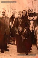 13/11/1949: homenaje al rector de la parroquia del Carmen de Manresa, Miquel Pla, en su 25º aniversario como cura de la parroquia. (Fondo Marià Lladó. Arxiu Comarcal del Bages).