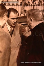 13/11/1949: homenaje al rector de la parroquia del Carmen de Manresa, Miquel Pla, en su 25º aniversario como cura de la parroquia. (Fondo Marià Lladó. Arxiu Comarcal del Bages).