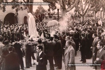 Maig de 1950: imatges de la visita de la marededéu de Fàtima a Manresa. Milers de fidels van sortir a rebre-la pels carrers de la ciutat. (Fons Grifé, Gamisans, Lladó – Arxiu Comarcal del Bages)