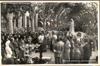 Maig de 1950: imatges de la visita de la marededéu de Fàtima a Manresa. Milers de fidels van sortir a rebre-la pels carrers de la ciutat. (Fons Grifé, Gamisans, Lladó – Arxiu Comarcal del Bages)