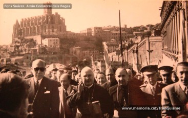 12/3/1950: visita del cardenal Spellman, arquebisbe de Nova York, a la Cova de Sant Ignasi de Manresa. (Fons Suárez. Arxiu Comarcal dels Bages)