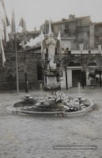 5/12/1954: benedicció del monument a Maria Immaculada, erigit per les Religioses Filles de Sant Josep als jardins de la Clínica de Sant Josep, per perpetuar les festes jubilars de l’Any Marià. Beneït per l’arxiprest Valentí Gibert i apadrinat per l’alcalde Prat Pons i la seva esposa, Dolors Pujol.