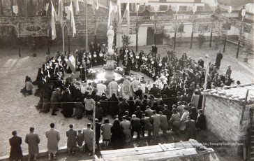 5/12/1954: benedicció del monument a Maria Immaculada, erigit per les Religioses Filles de Sant Josep als jardins de la Clínica de Sant Josep, per perpetuar les festes jubilars de l’Any Marià. Beneït per l’arxiprest Valentí Gibert i apadrinat per l’alcalde Prat Pons i la seva esposa, Dolors Pujol.