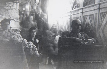 20/5/1947: imatges de la visita del general Francisco Franco a Manresa: l'arribada al pont de Sant Francesc, on és rebut per l'alcalde Joan Prat Pons i diverses autoritats civils i militars; el pas per la Muralla de Sant Francesc, l'arribada a la baixada de la Seu -on l'espera el bisbe de Vic, Joan Perelló-, l'entrada a la Seu sota pal·li i l'assistència al tedèum. En acabat, visita a les fàbriques Bertrand i Serra i Pirelli. Posteriorment, visita l'Ajuntament, on té lloc la recepció oficial. Tot seguit, aparició al balcó, on és aclamat per una gran multitud. Abans de marxar de Manresa, Franco visita la Cova de Sant Ignasi. Després es dirigeix al monestir de Montserrat. (Arxiu Comarcal del Bages: fons Llorenç Gamisans. Fotografies de Llorenç Gamisans i Miquel Ausió; fons Pérez de Rozas i altres sense identificar)