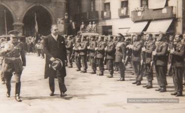 Celebració del IV Centenari de l’Aprovació Pontifícia del Llibre d’Exercicis Espirituals de Sant Ignasi (a la Seu, a la Cova i al Teatre Kursaal), XXV aniversari de la Obra d’Exercicis Parroquials (OEP) a Catalunya i col·locació de la primera pedra de l’església del Rapte. (17/5/1948).