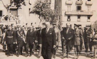 Celebració del IV Centenari de l’Aprovació Pontifícia del Llibre d’Exercicis Espirituals de Sant Ignasi (a la Seu, a la Cova i al Teatre Kursaal), XXV aniversari de la Obra d’Exercicis Parroquials (OEP) a Catalunya i col·locació de la primera pedra de l’església del Rapte. (17/5/1948).