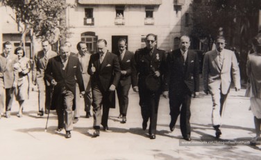Celebració del IV Centenari de l’Aprovació Pontifícia del Llibre d’Exercicis Espirituals de Sant Ignasi (a la Seu, a la Cova i al Teatre Kursaal), XXV aniversari de la Obra d’Exercicis Parroquials (OEP) a Catalunya i col·locació de la primera pedra de l’església del Rapte. (17/5/1948).