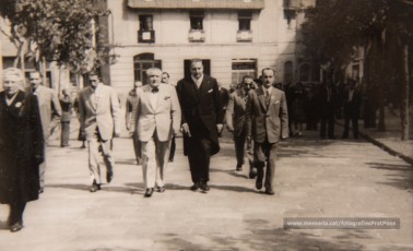 Celebració del IV Centenari de l’Aprovació Pontifícia del Llibre d’Exercicis Espirituals de Sant Ignasi (a la Seu, a la Cova i al Teatre Kursaal), XXV aniversari de la Obra d’Exercicis Parroquials (OEP) a Catalunya i col·locació de la primera pedra de l’església del Rapte. (17/5/1948).