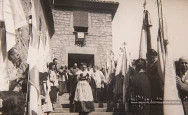 Celebració del IV Centenari de l’Aprovació Pontifícia del Llibre d’Exercicis Espirituals de Sant Ignasi (a la Seu, a la Cova i al Teatre Kursaal), XXV aniversari de la Obra d’Exercicis Parroquials (OEP) a Catalunya i col·locació de la primera pedra de l’església del Rapte. (17/5/1948).