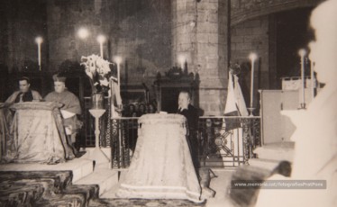 Celebració del IV Centenari de l’Aprovació Pontifícia del Llibre d’Exercicis Espirituals de Sant Ignasi (a la Seu, a la Cova i al Teatre Kursaal), XXV aniversari de la Obra d’Exercicis Parroquials (OEP) a Catalunya i col·locació de la primera pedra de l’església del Rapte. (17/5/1948).