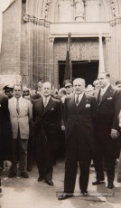 Celebració del IV Centenari de l’Aprovació Pontifícia del Llibre d’Exercicis Espirituals de Sant Ignasi (a la Seu, a la Cova i al Teatre Kursaal), XXV aniversari de la Obra d’Exercicis Parroquials (OEP) a Catalunya i col·locació de la primera pedra de l’església del Rapte. (17/5/1948).
