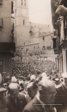Celebració del IV Centenari de l’Aprovació Pontifícia del Llibre d’Exercicis Espirituals de Sant Ignasi (a la Seu, a la Cova i al Teatre Kursaal), XXV aniversari de la Obra d’Exercicis Parroquials (OEP) a Catalunya i col·locació de la primera pedra de l’església del Rapte. (17/5/1948).