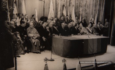 Celebració del IV Centenari de l’Aprovació Pontifícia del Llibre d’Exercicis Espirituals de Sant Ignasi (a la Seu, a la Cova i al Teatre Kursaal), XXV aniversari de la Obra d’Exercicis Parroquials (OEP) a Catalunya i col·locació de la primera pedra de l’església del Rapte. (17/5/1948).