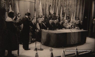 Celebració del IV Centenari de l’Aprovació Pontifícia del Llibre d’Exercicis Espirituals de Sant Ignasi (a la Seu, a la Cova i al Teatre Kursaal), XXV aniversari de la Obra d’Exercicis Parroquials (OEP) a Catalunya i col·locació de la primera pedra de l’església del Rapte. (17/5/1948).