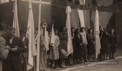 Celebració del IV Centenari de l’Aprovació Pontifícia del Llibre d’Exercicis Espirituals de Sant Ignasi (a la Seu, a la Cova i al Teatre Kursaal), XXV aniversari de la Obra d’Exercicis Parroquials (OEP) a Catalunya i col·locació de la primera pedra de l’església del Rapte. (17/5/1948).
